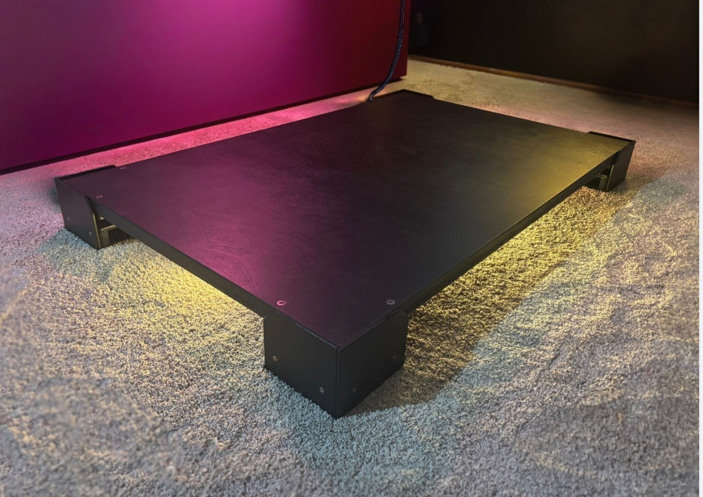 A close up of a Crescendo Studio Tile