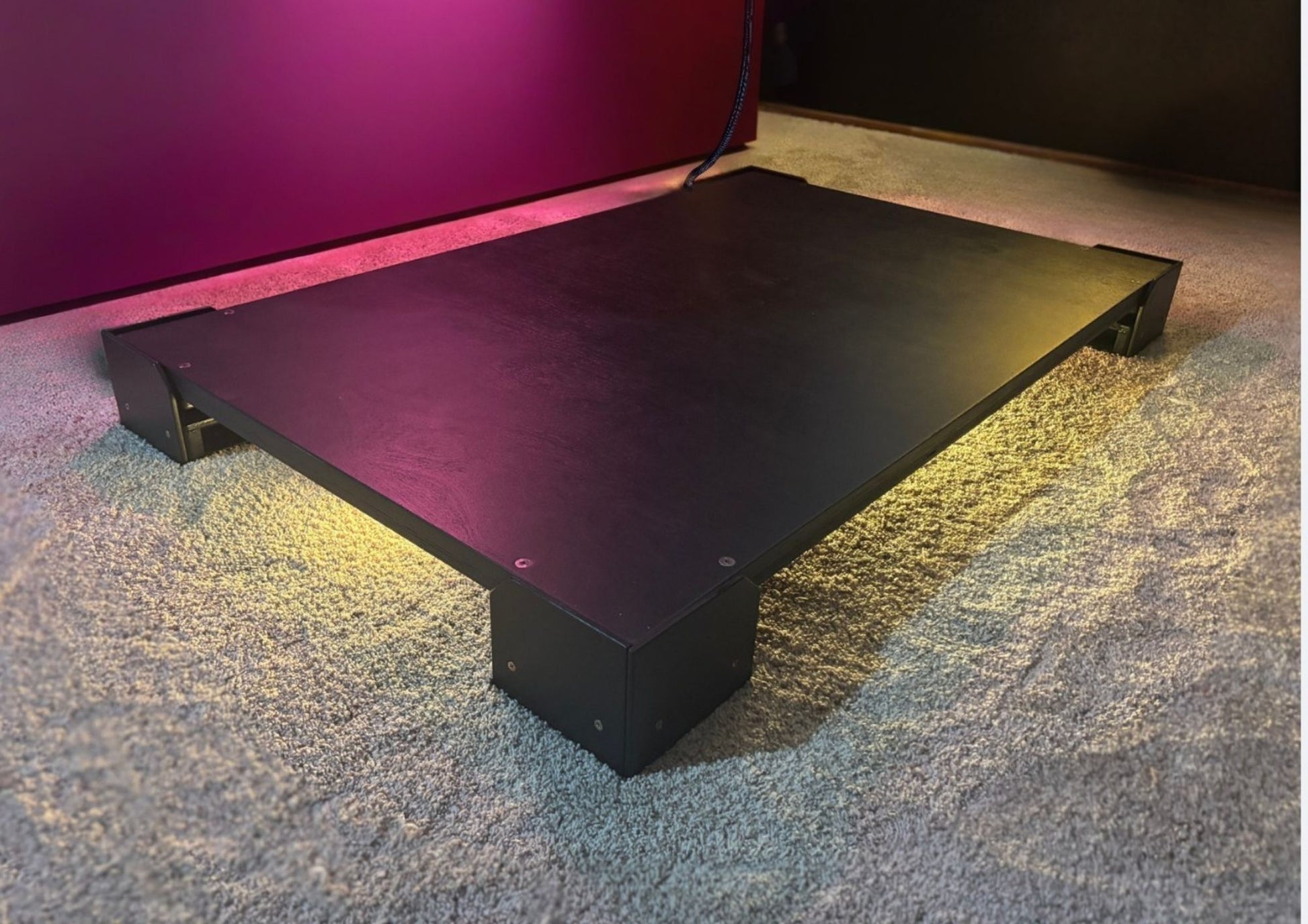 A close up of a Crescendo Studio Tile
